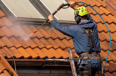 Démoussage et hydrofuge de toiture à Vindelle